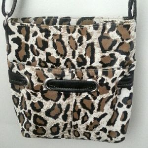 Cheetah Crossbody Purse. NWNT